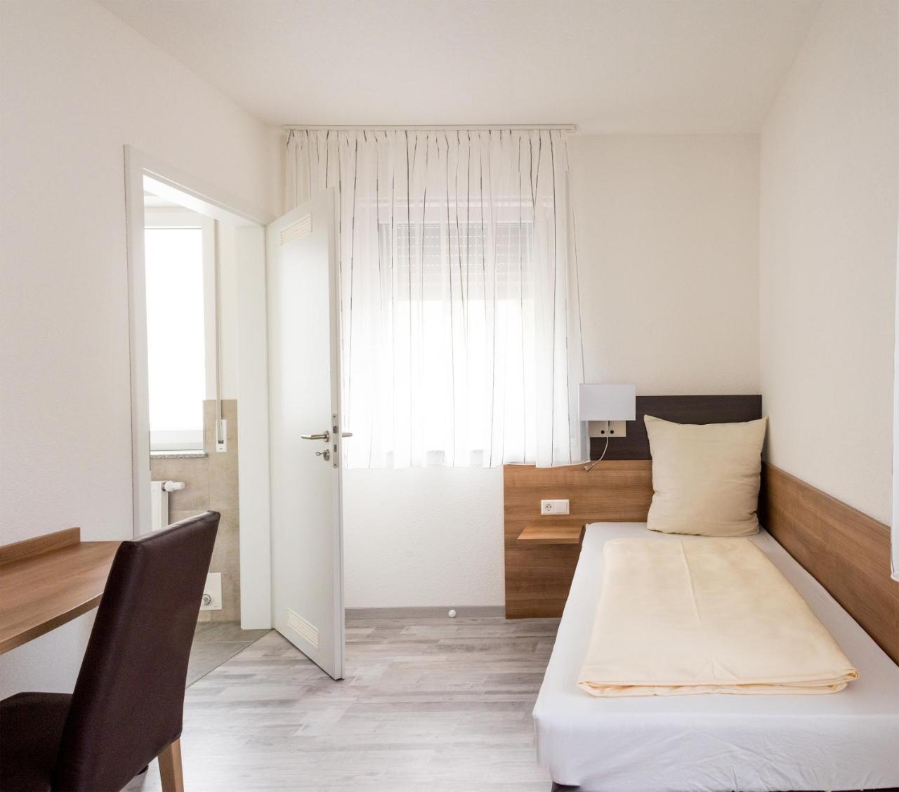 Bed and Breakfast Gruener Baum Лангенау Экстерьер фото